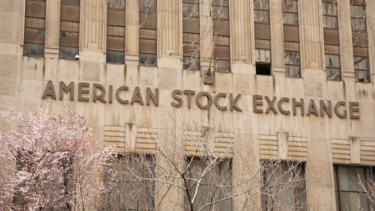 The American news organization Axios: Iran proposes to end the war and open the Strait of Hormuz