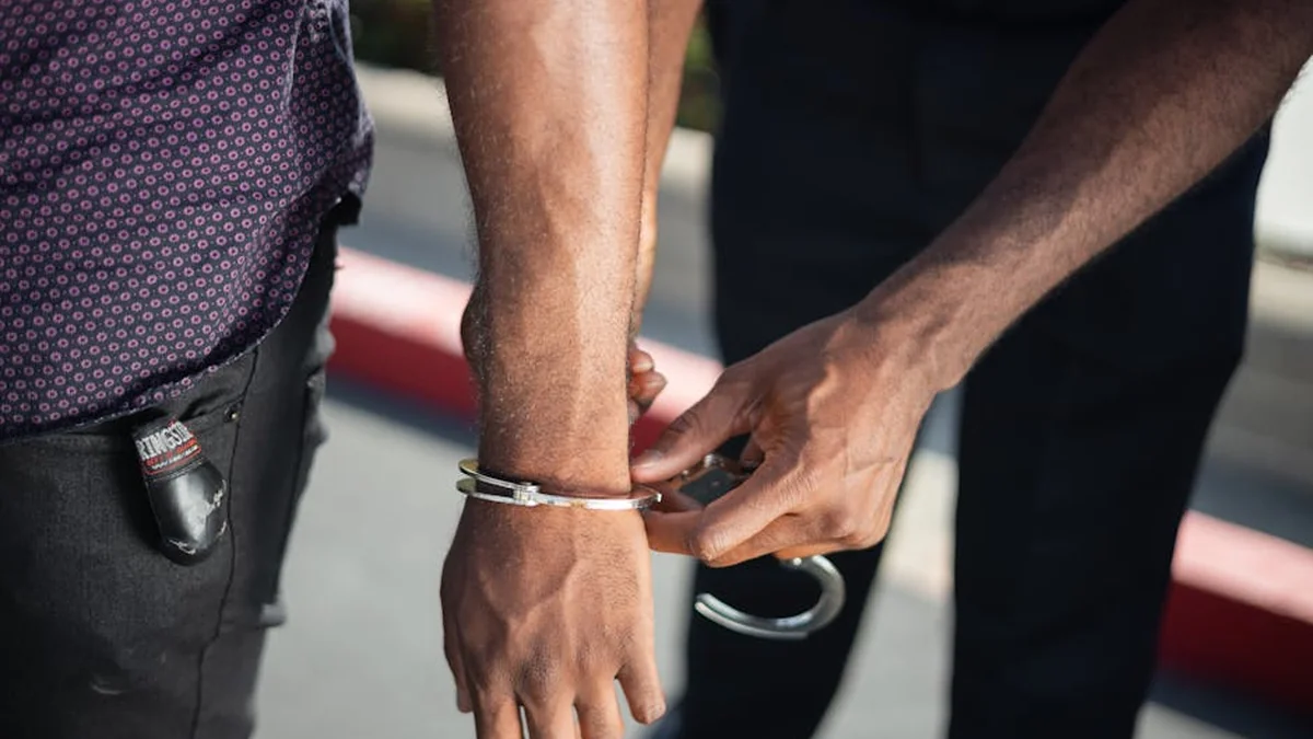 The Pejë Prosecutor’s Office is seeking the arrest of the woman who stole approximately 200,000 euros.