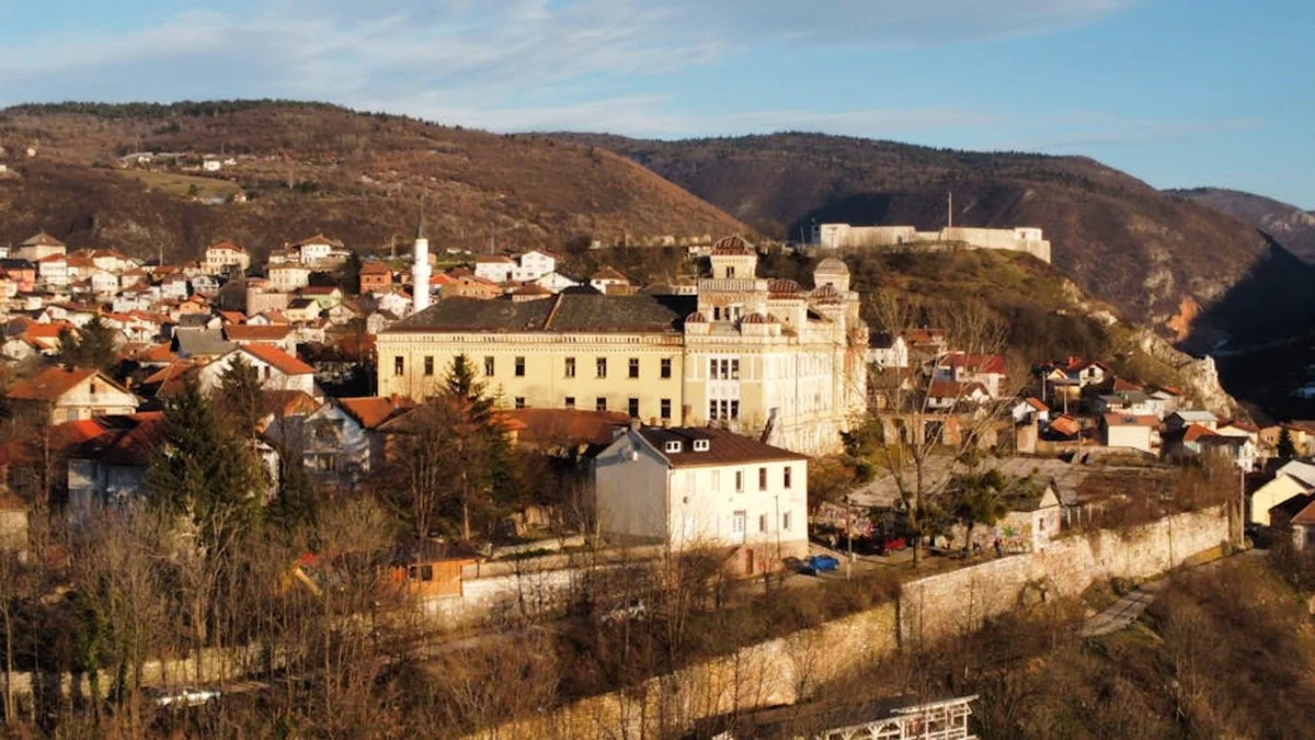 Today and tomorrow, a high-level NATO delegation will remain in Kosovo, and the police issued a statement.