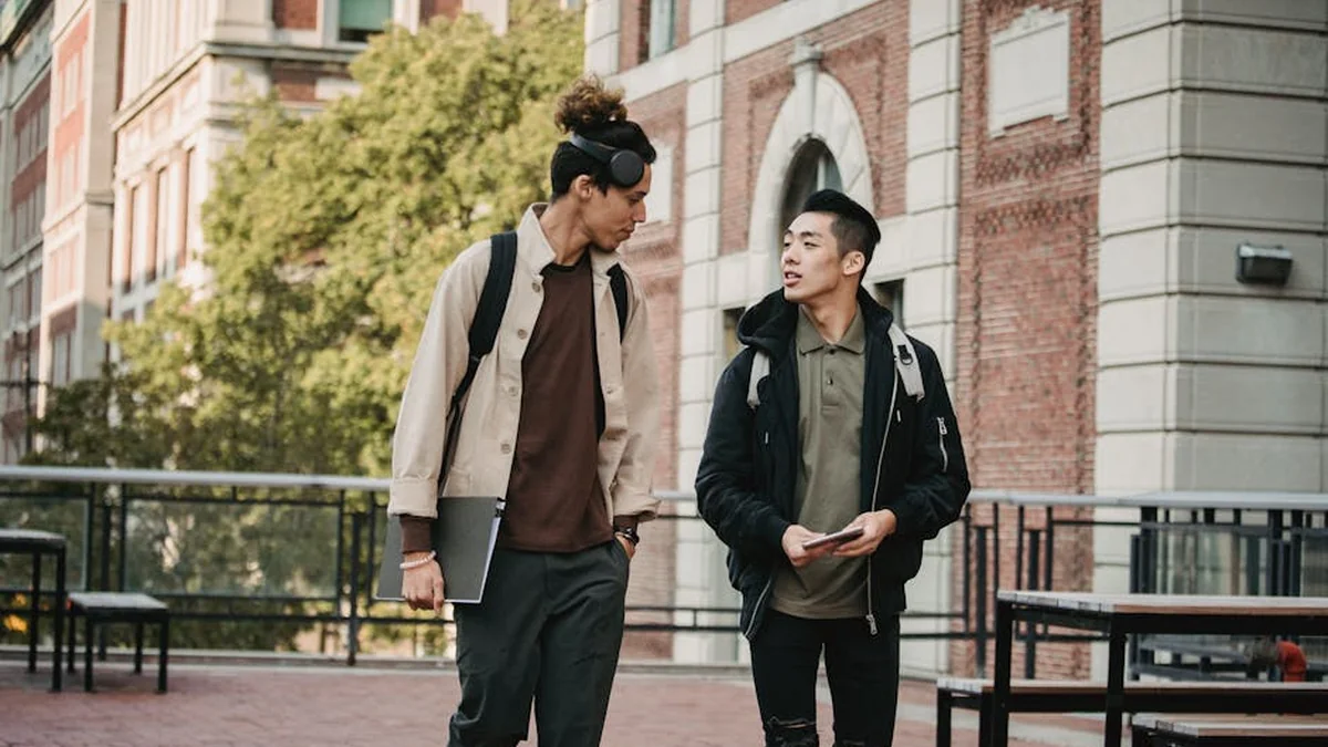 Two individuals shot with firearms near a university campus in the USA, wounding nine tourists.