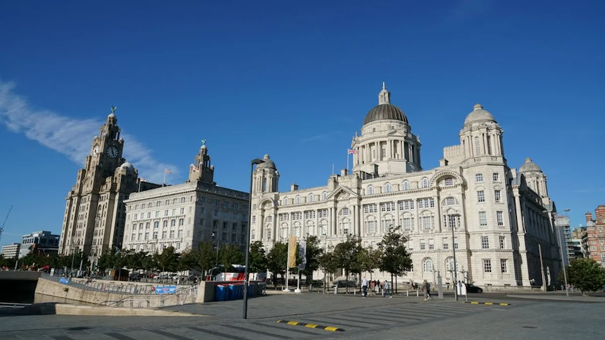 United and Liverpool are challenging each other for the services of the Premier League star.