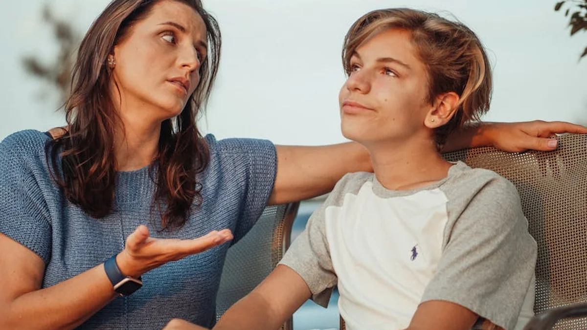 “How to be a boy?”: The Market of Advice, Myths, and Legal Loopholes in Kosovo