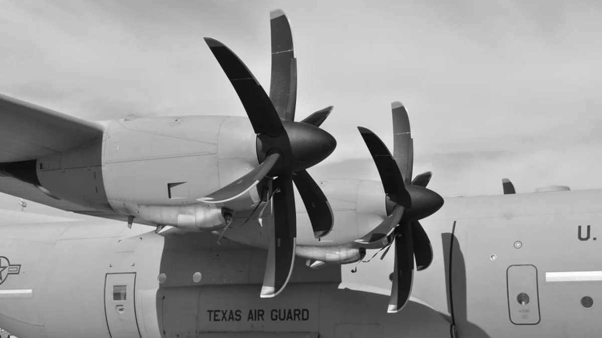 Aircraft accident in Texas, plane crashes onto highway – engulfed in flames