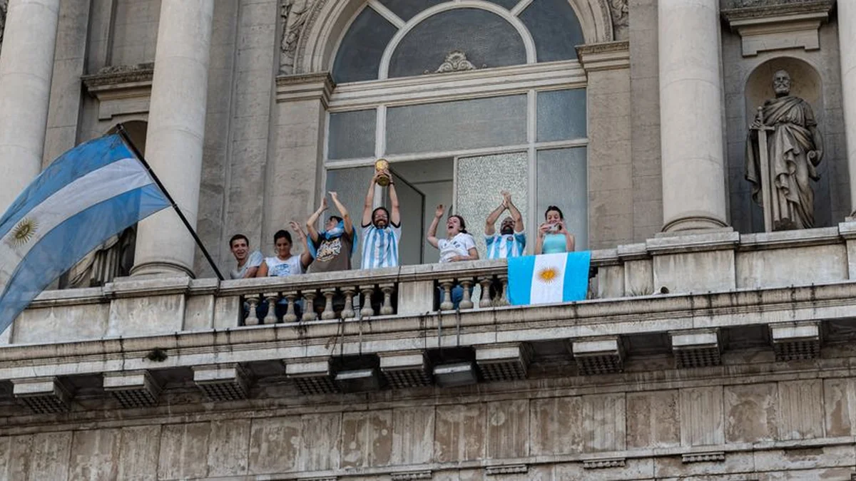 Antonela Roccuzzo moves people with her message to Messi after Argentina’s debut at the 2026 World Cup: Always with you!