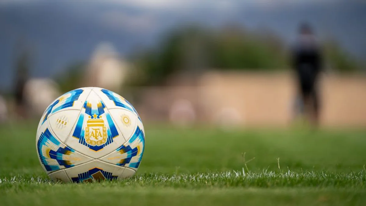 Argentina initiates title defense against Algeria – official formations