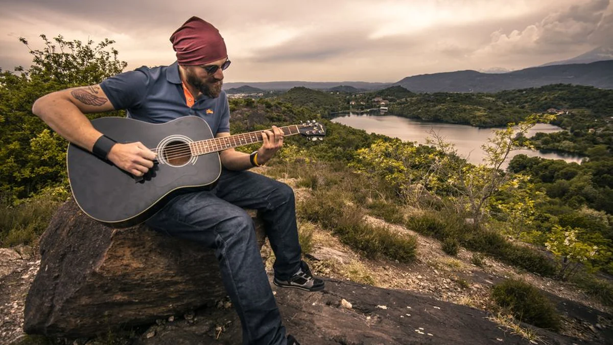 HILL TRIP – “From sunset to sunrise”