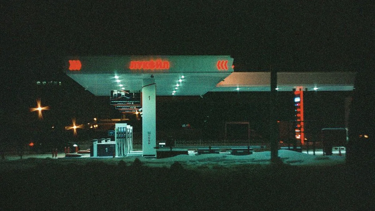This is the queue for fuel on the Moscow-St. Petersburg highway, people wait for hours