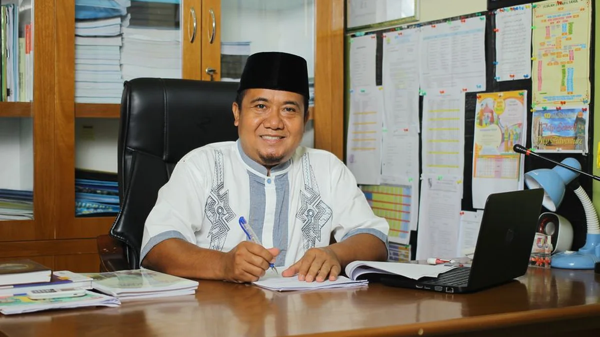Maliqi says that Abdixhiku in negotiations with the VV should not submit to the LDK but should ensure an equal report.